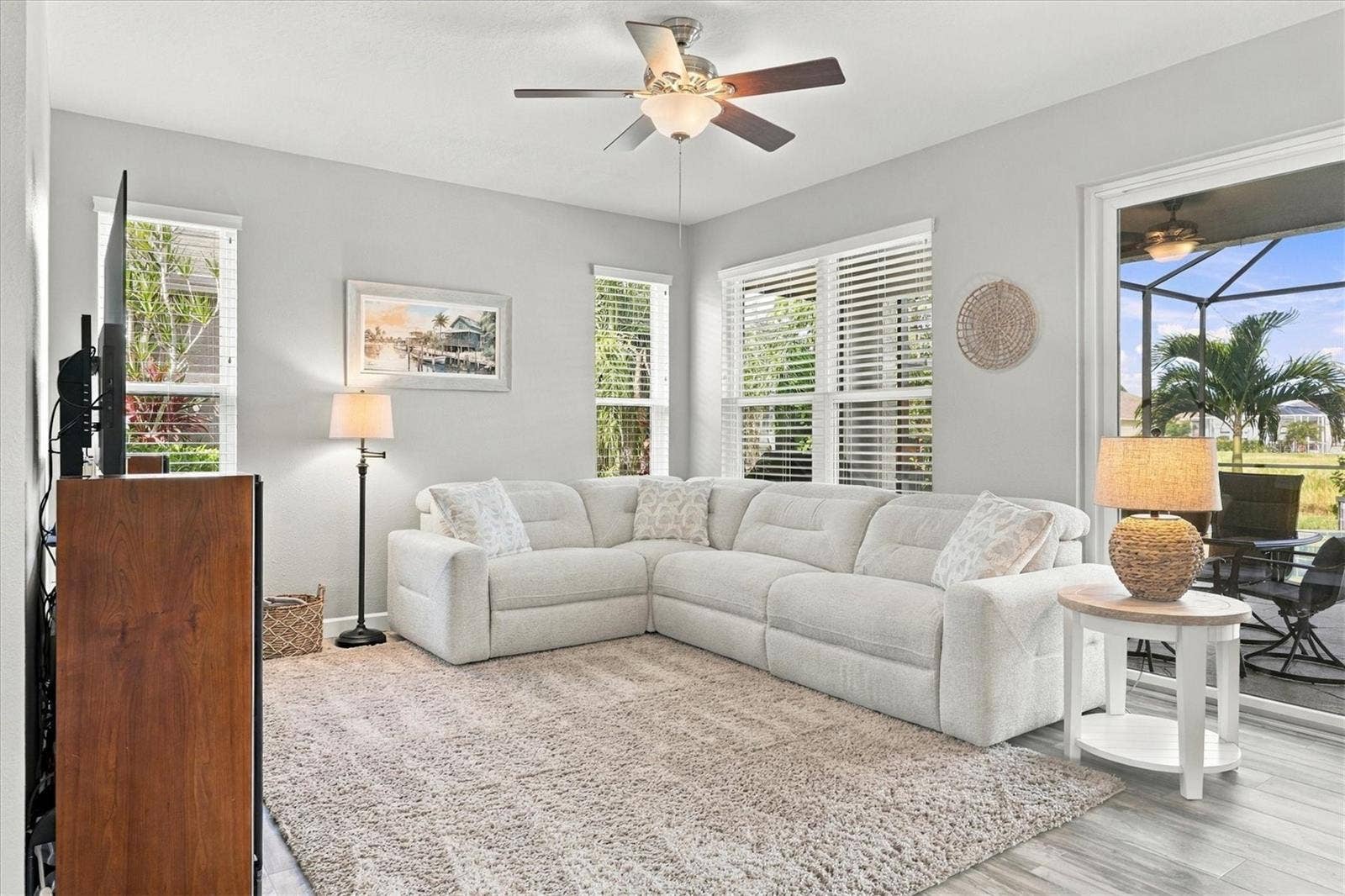 5509 52ND AVENUE W, Bradenton, FL 34210 5509 52ND AVENUE W, Bradenton, FL 34210