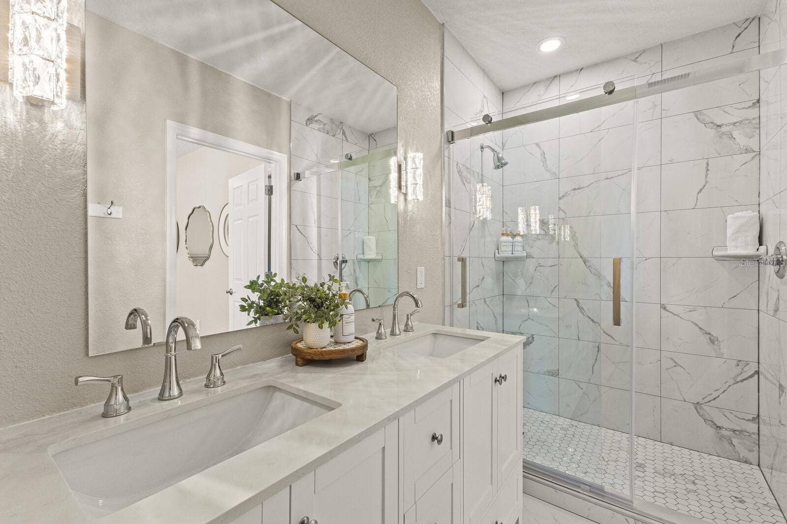 1100 51ST STREET W, Bradenton, FL 34209 Primary en-suite Bath