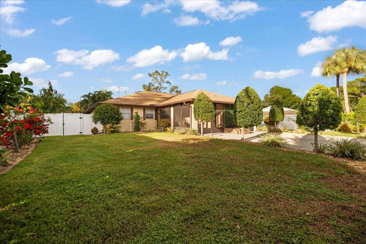 2201 54TH AVENUE DRIVE W, Bradenton, FL 34207 2201 54TH AVENUE DRIVE W, Bradenton, FL 34207