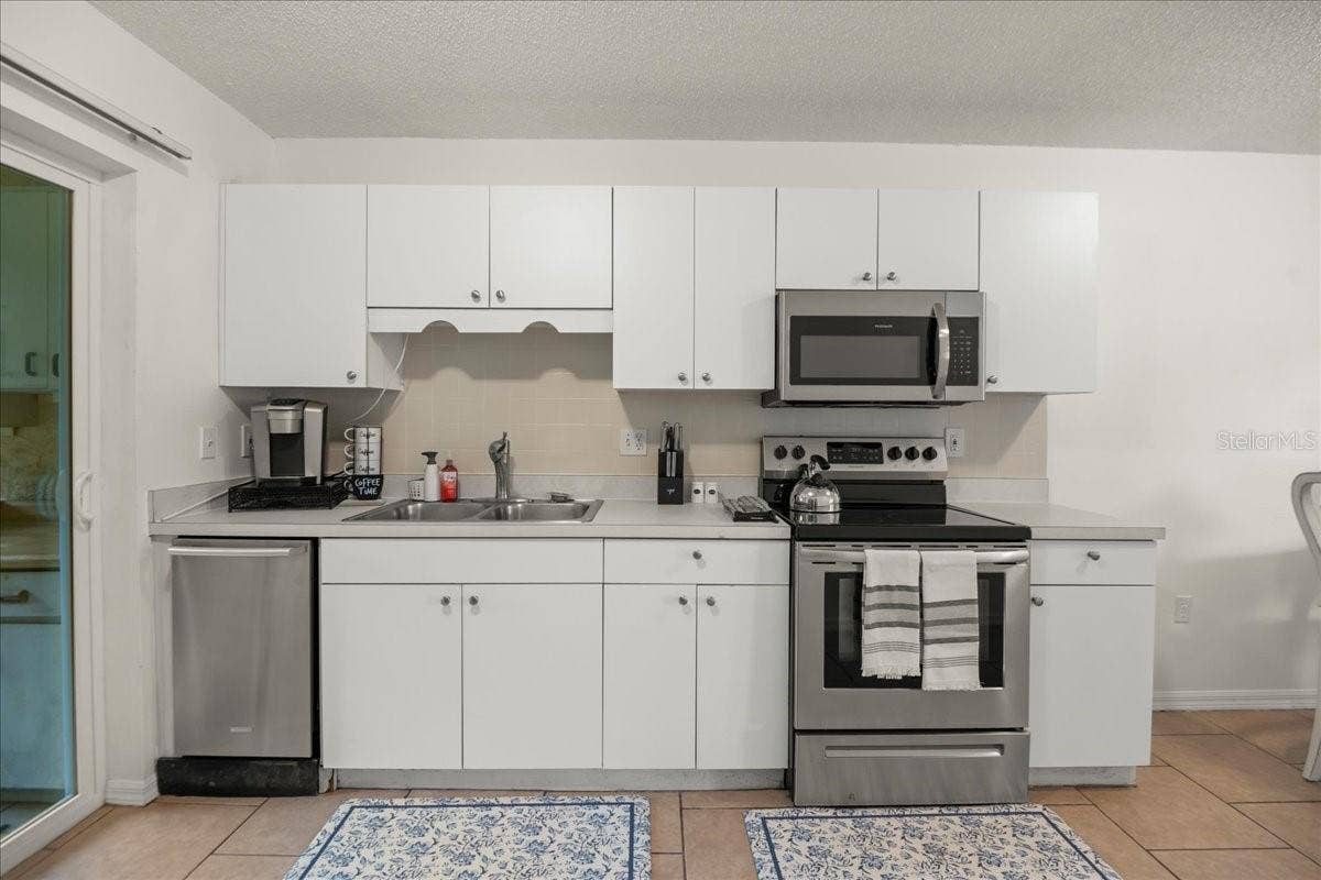 2201 54TH AVENUE DRIVE W, Bradenton, FL 34207 2201 54TH AVENUE DRIVE W, Bradenton, FL 34207