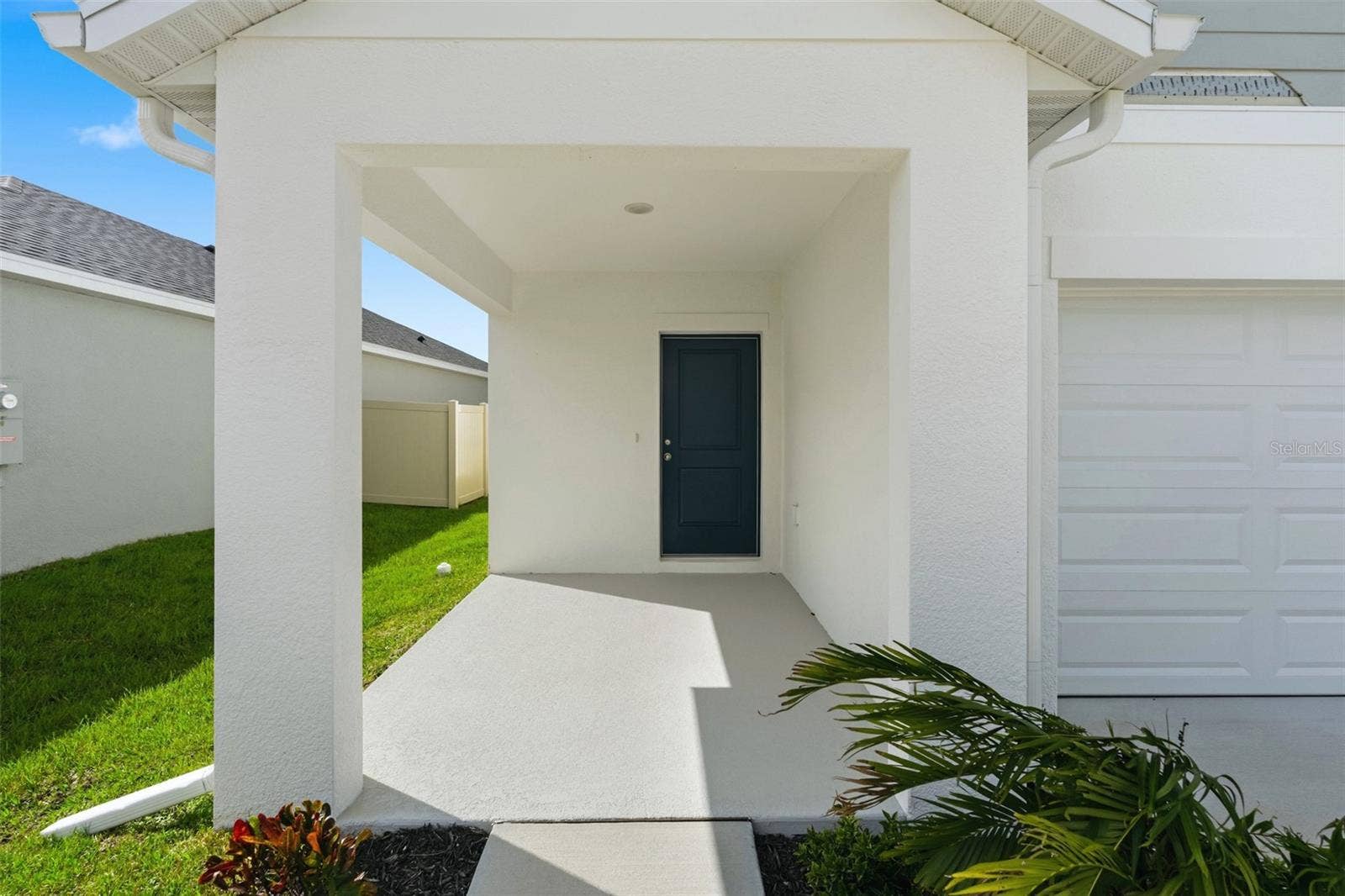 13009 RED DEER PL, Parrish, FL 34219 Front Porch