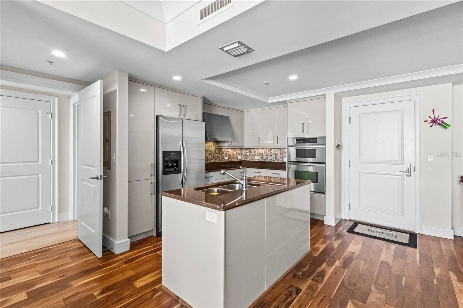 1350 MAIN STREET, #704, Sarasota, FL 34236 1350 MAIN STREET, #704, Sarasota, FL 34236