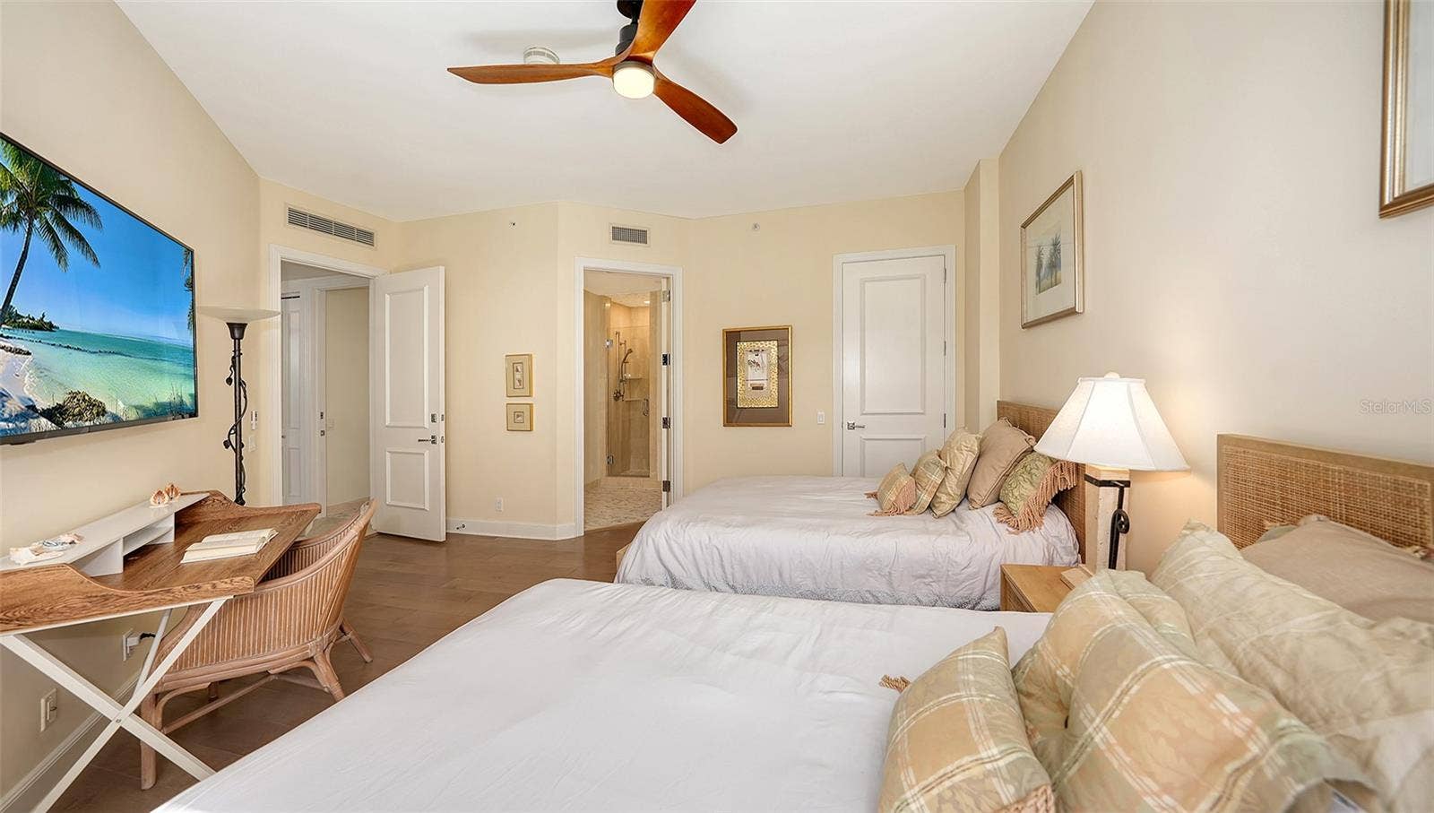 1241 GULF OF MEXICO DRIVE, #803, Longboat Key, FL 34228 1241 GULF OF MEXICO DRIVE, #803, Longboat Key, FL 34228