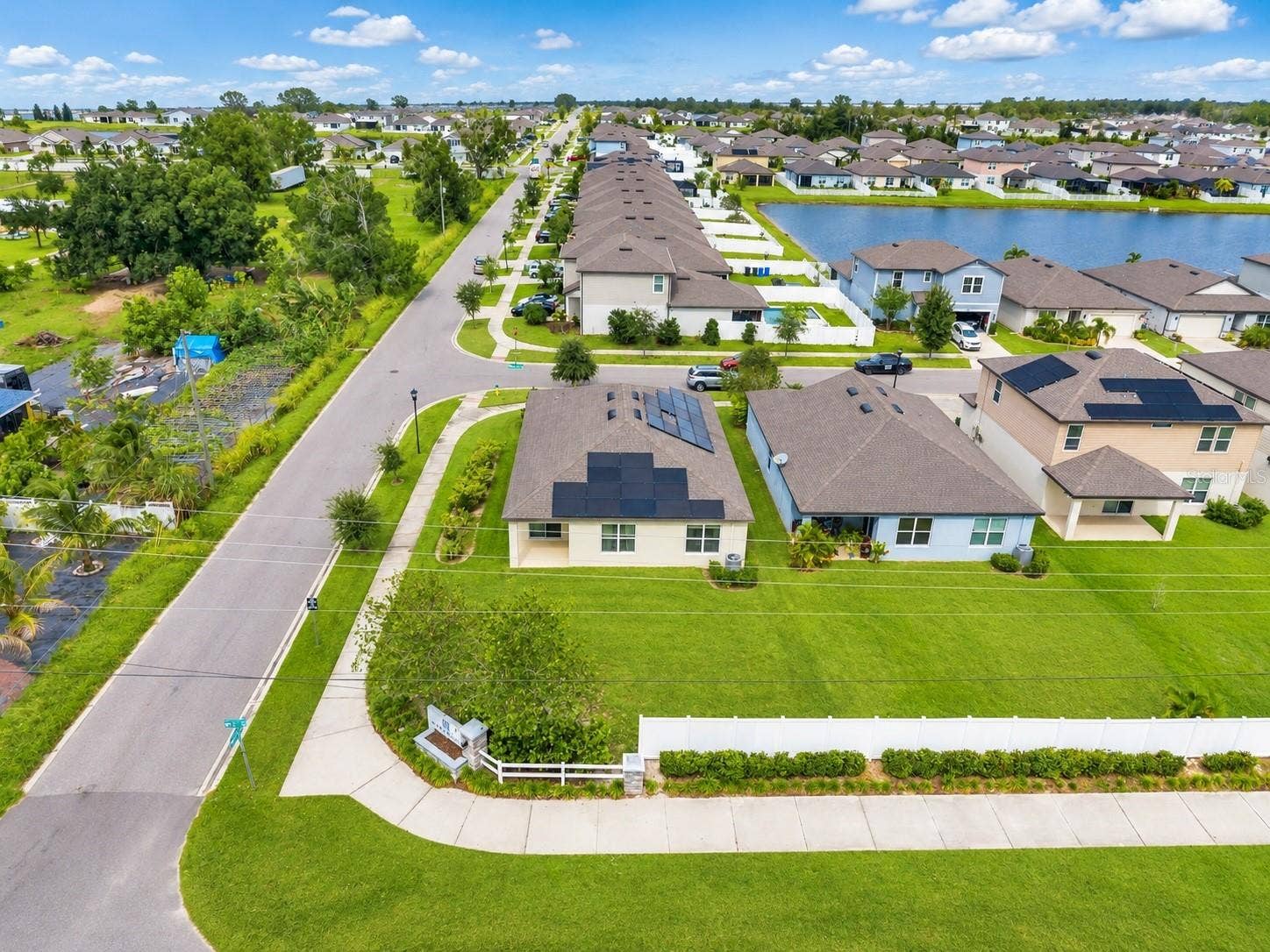 901 GOLDEN SHINER AVENUE, Ruskin, FL 33570