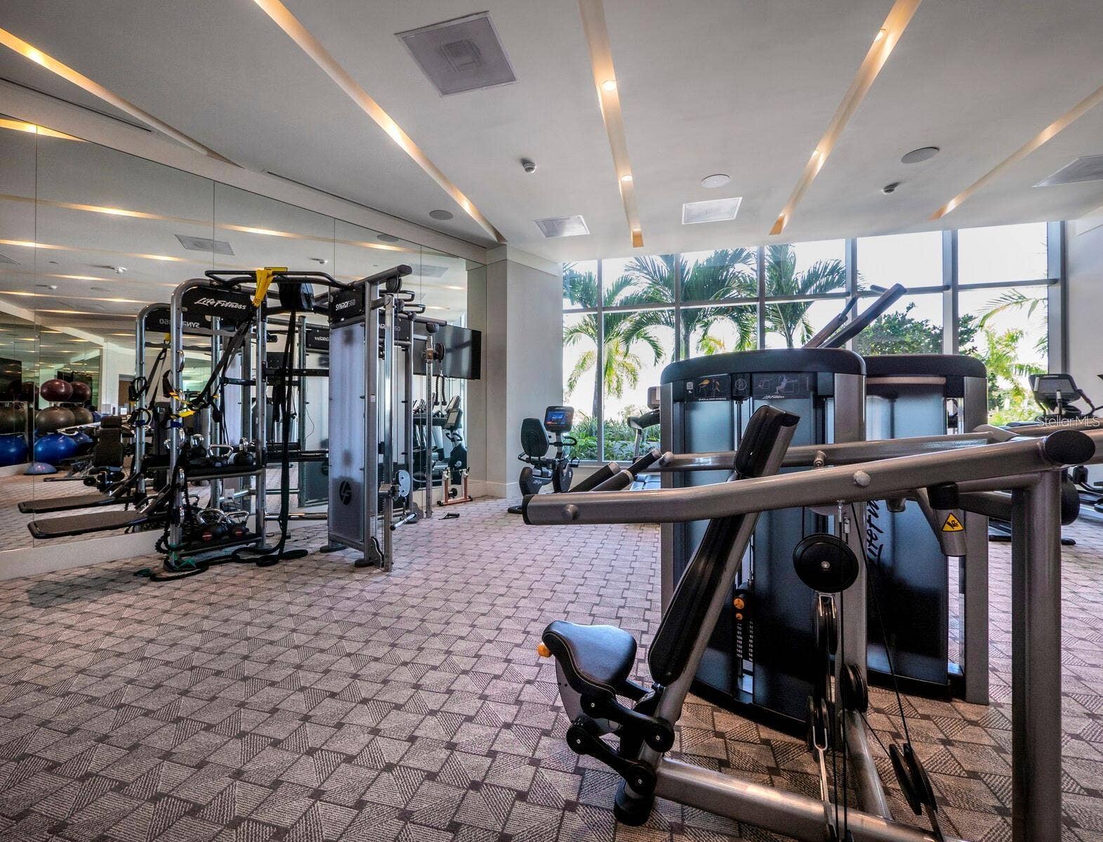 1155 N GULFSTREAM AVENUE, #906, Sarasota, FL 34236
