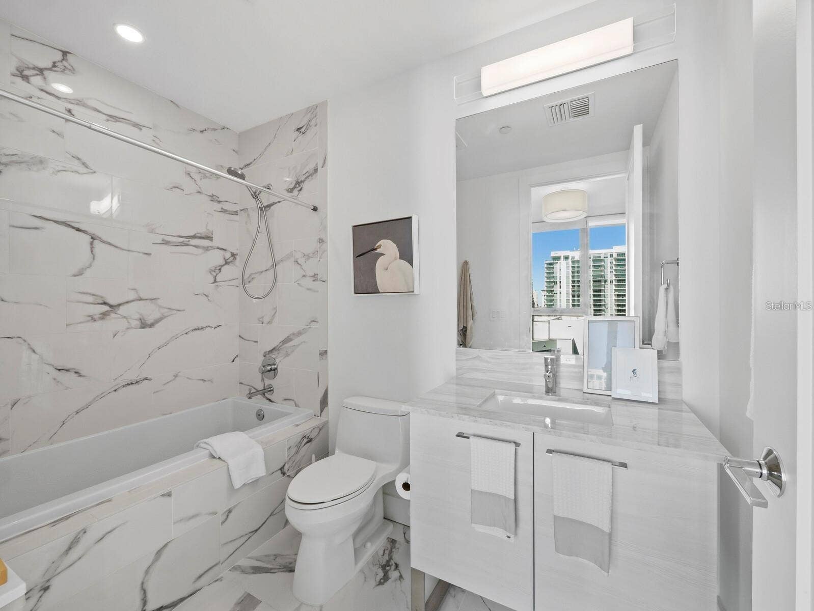 1155 N GULFSTREAM AVENUE, #906, Sarasota, FL 34236