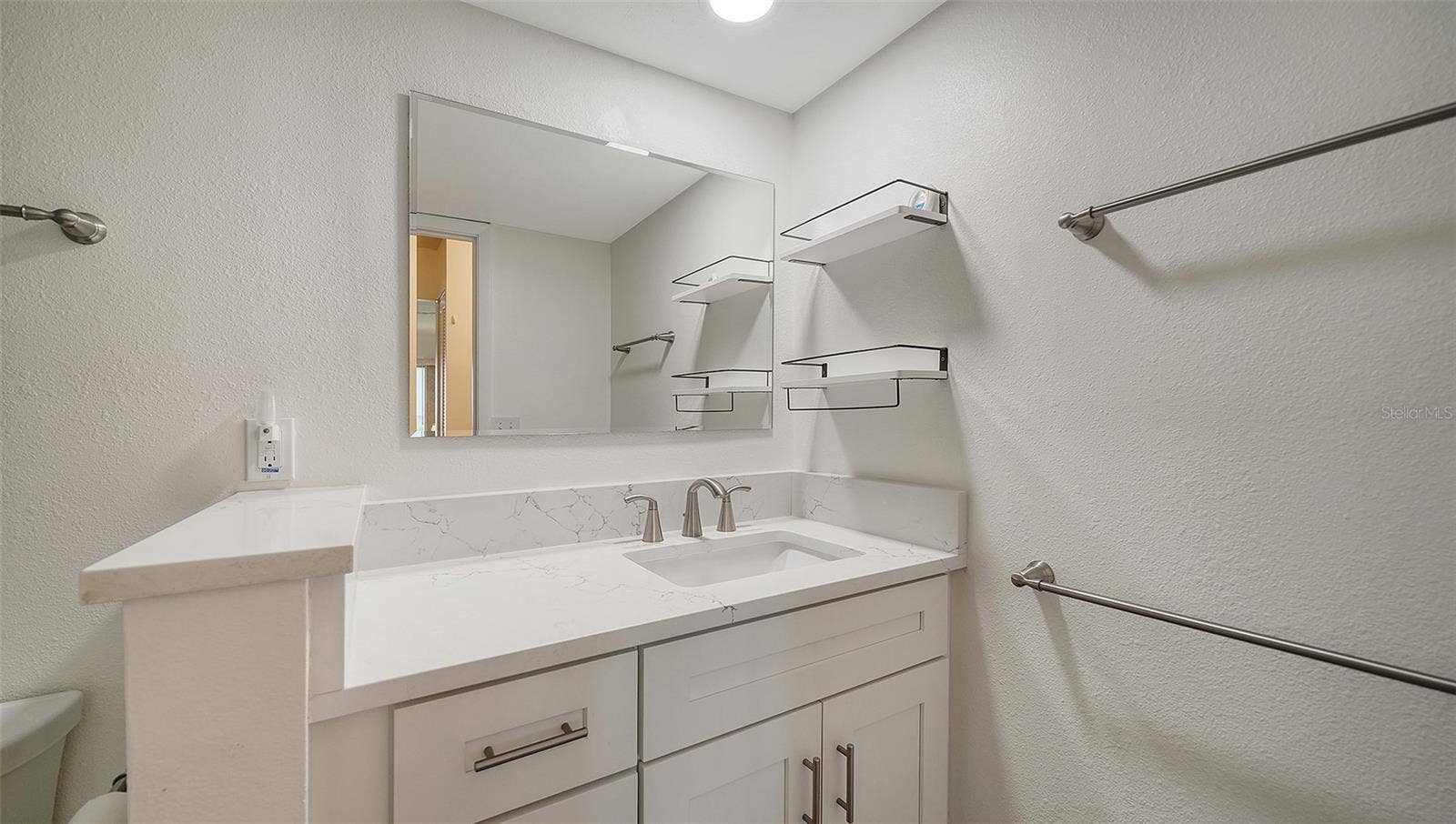 19 WHISPERING SANDS DRIVE, #106, Sarasota, FL 34242 19 WHISPERING SANDS DRIVE, #106, Sarasota, FL 34242