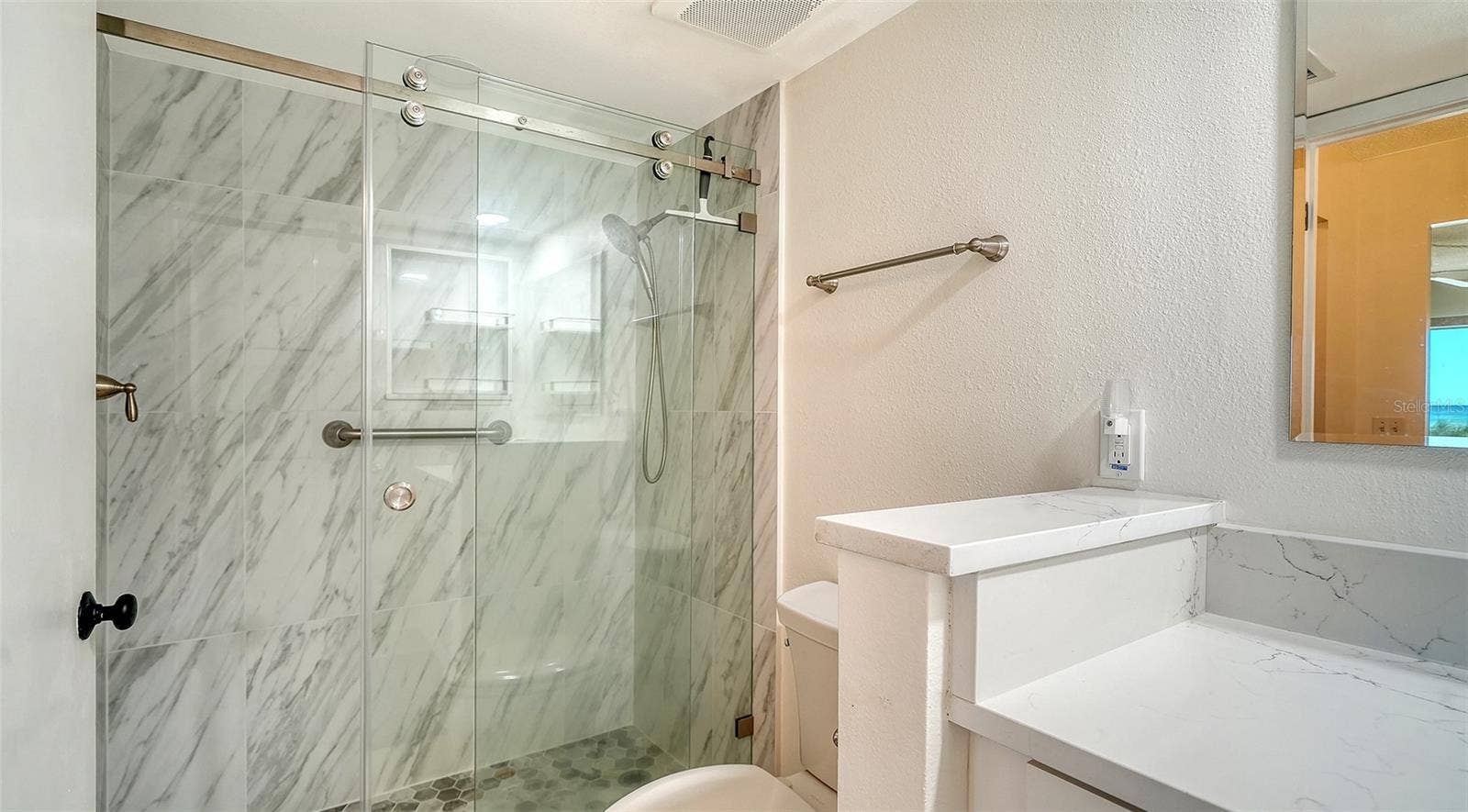 19 WHISPERING SANDS DRIVE, #106, Sarasota, FL 34242 19 WHISPERING SANDS DRIVE, #106, Sarasota, FL 34242