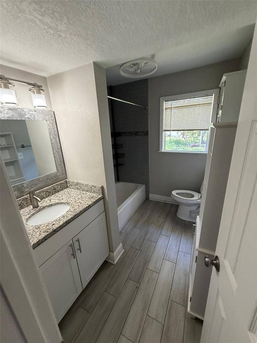 4915 W BARTLETT DRIVE, Tampa, FL 33603 4915 W BARTLETT DRIVE, Tampa, FL 33603