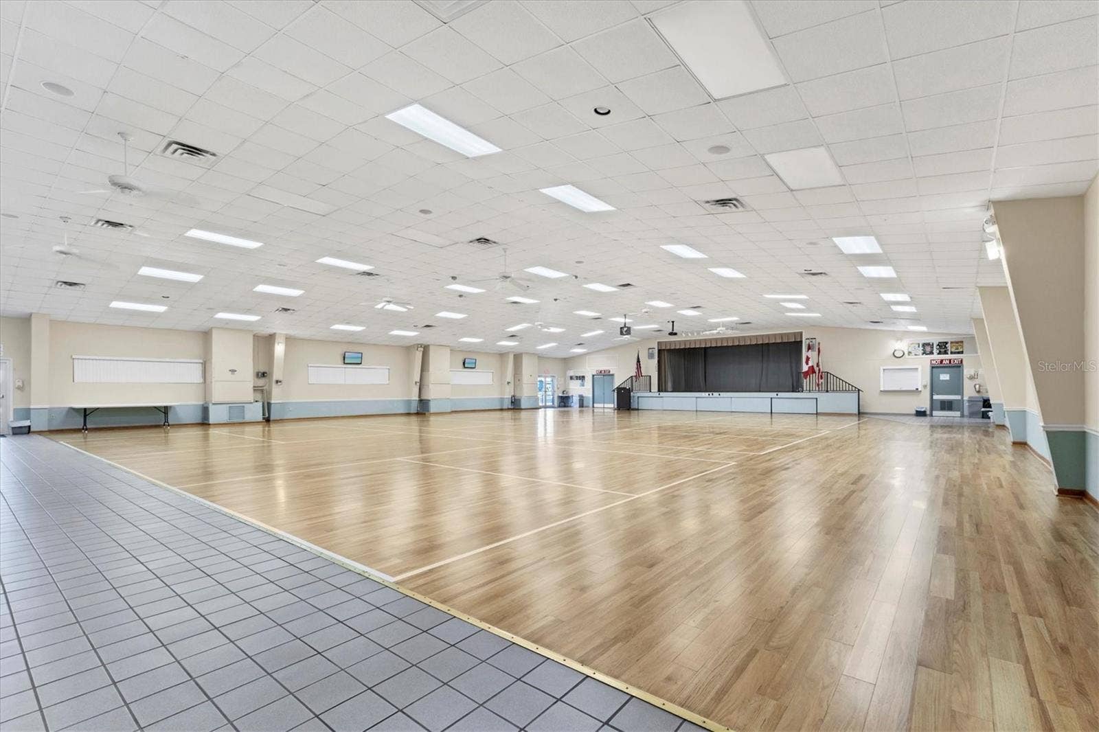 1006 44TH AVENUE DRIVE E, Ellenton, FL 34222 Indoor Pickleball Court