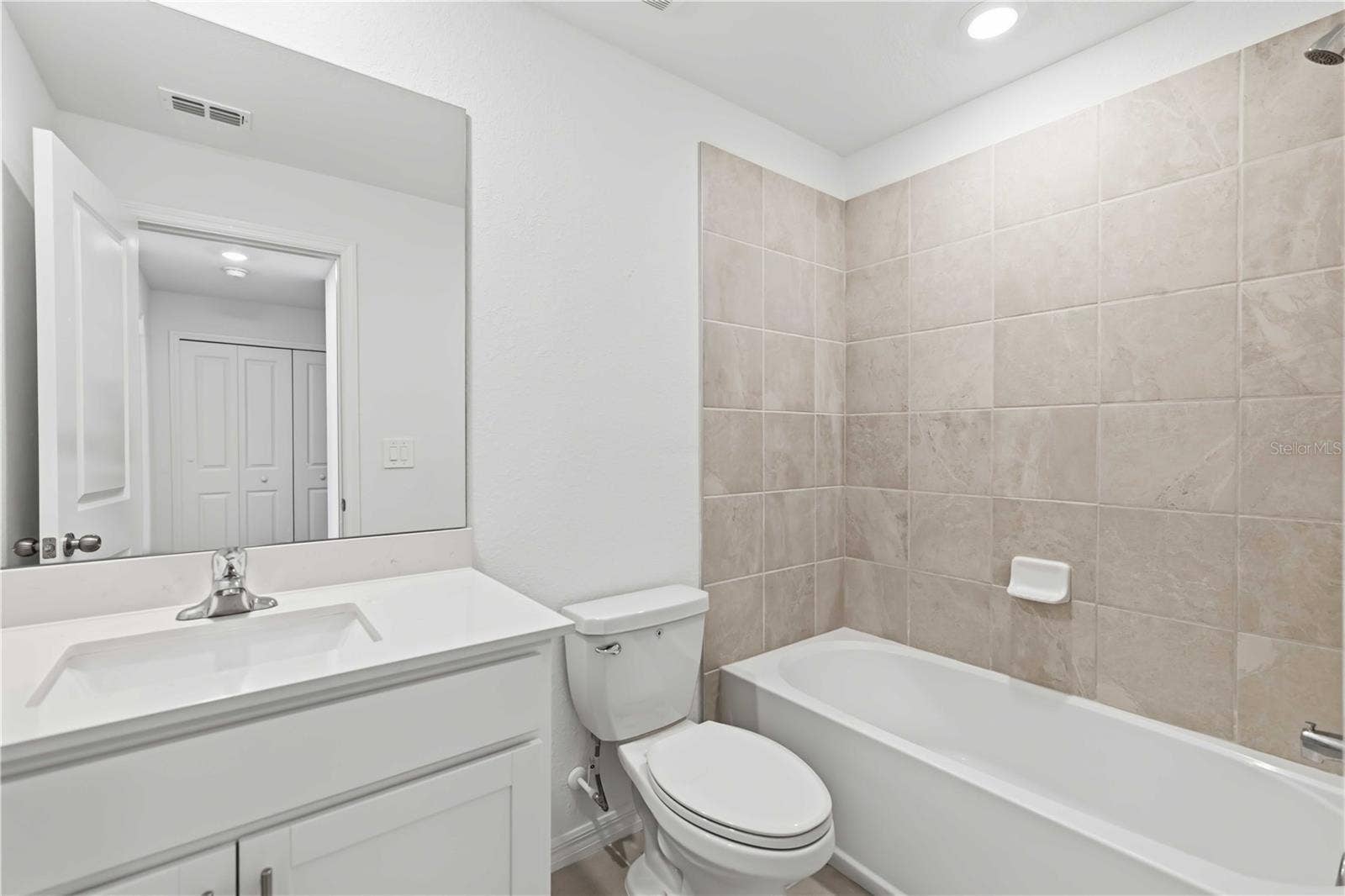 14052 LILAC SKY TERRACE, Bradenton, FL 34211 14052 LILAC SKY TERRACE, Bradenton, FL 34211