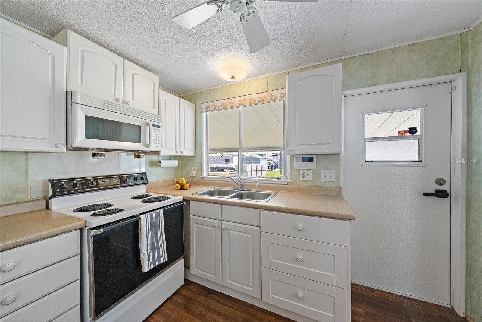 358 TAMPICO DRIVE, Palmetto, FL 34221 358 TAMPICO DRIVE, Palmetto, FL 34221