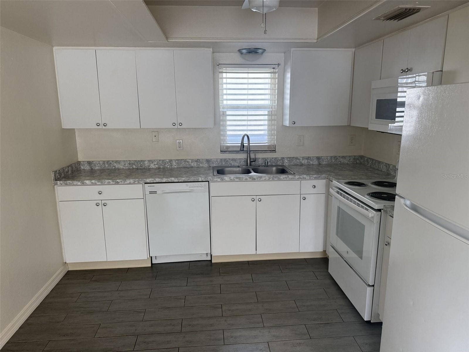 6142 76TH AVENUE N, Pinellas Park, FL 33781 6142 76TH AVENUE N, Pinellas Park, FL 33781