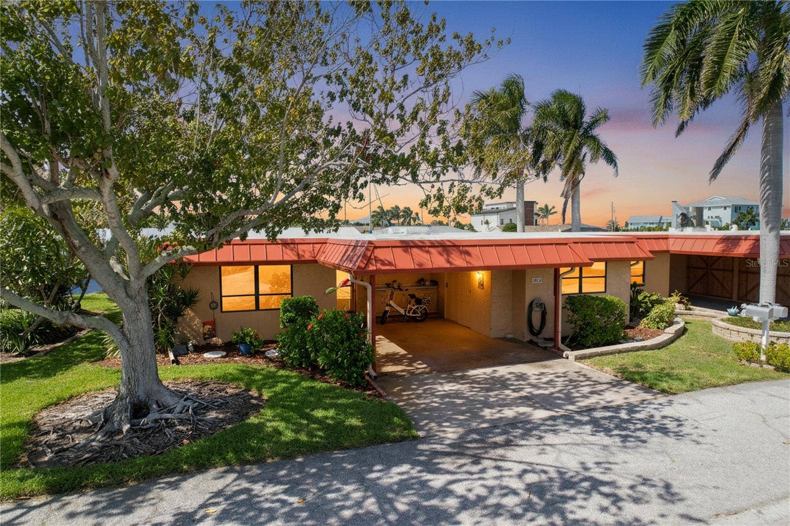 3852 CATALINA DRIVE, #127, Bradenton, FL 34210