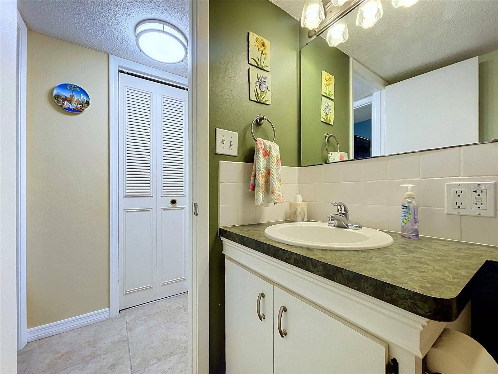 3852 CATALINA DRIVE, #127, Bradenton, FL 34210