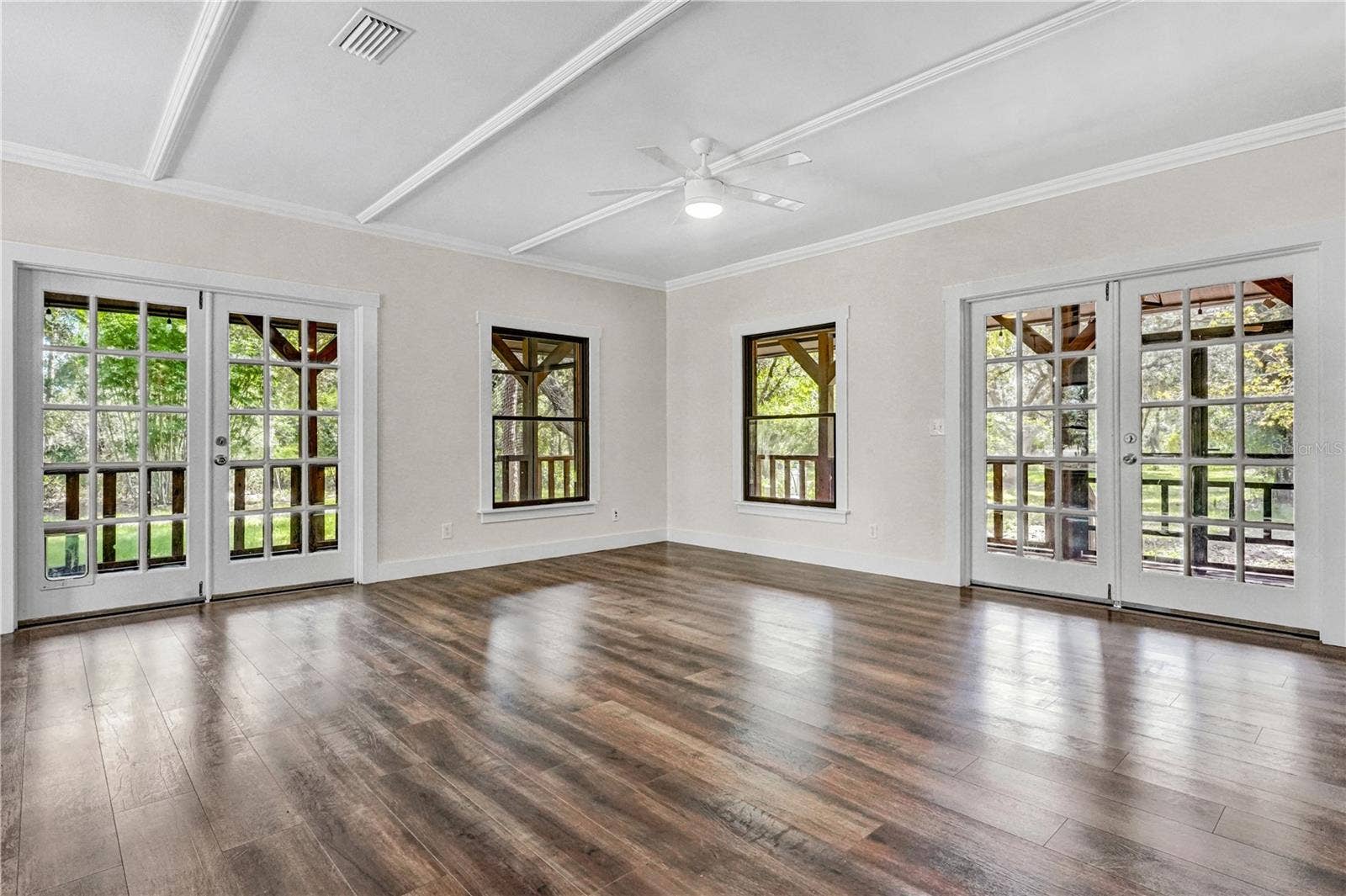 16418 WINBURN DRIVE, Sarasota, FL 34240 Living Room