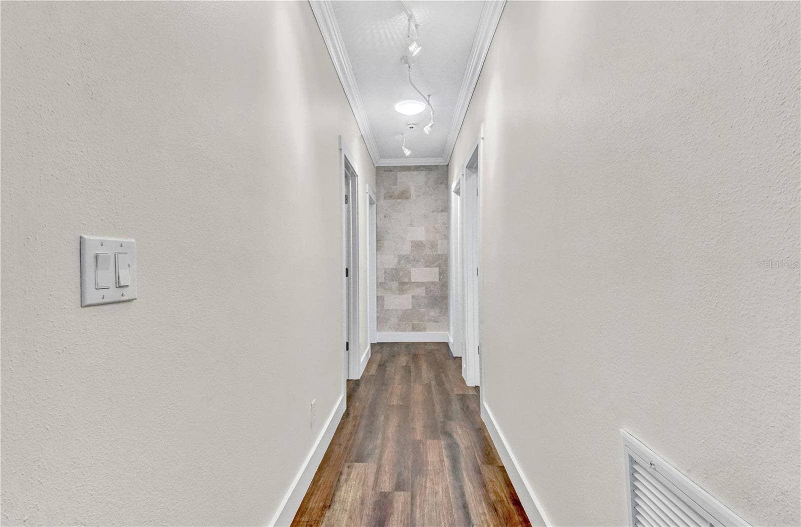 16418 WINBURN DRIVE, Sarasota, FL 34240 Hallway