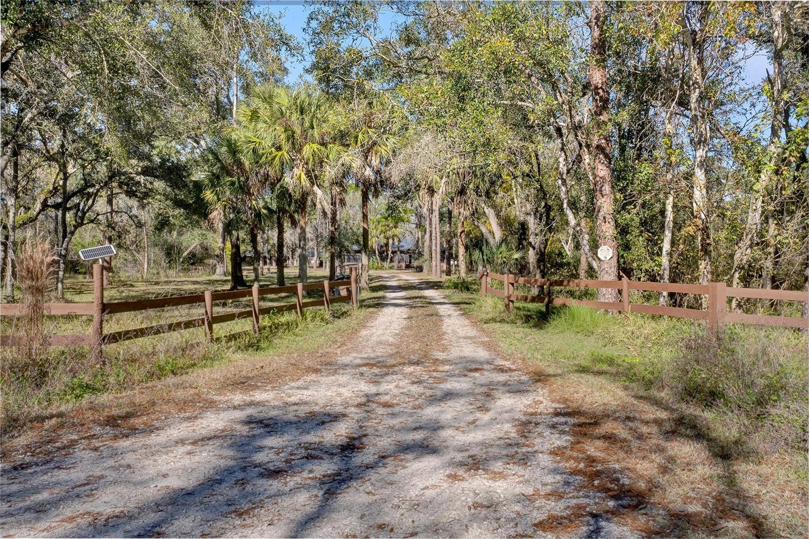 16418 WINBURN DRIVE, Sarasota, FL 34240 Drieway