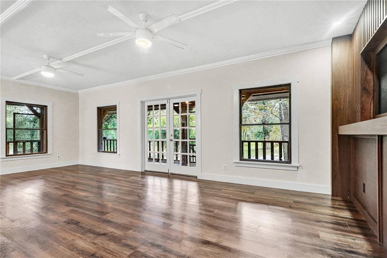 16418 WINBURN DRIVE, Sarasota, FL 34240 Living Room