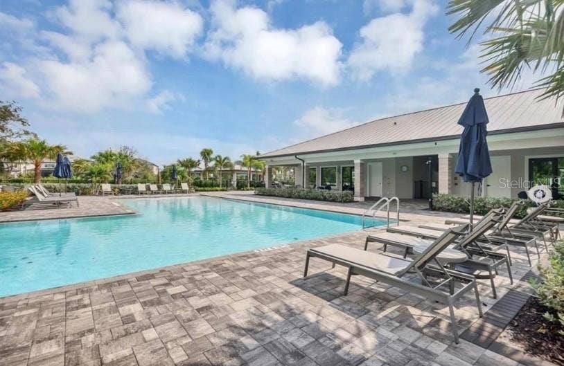 6111 BLUESTAR COURT, Lakewood Ranch, FL 34211