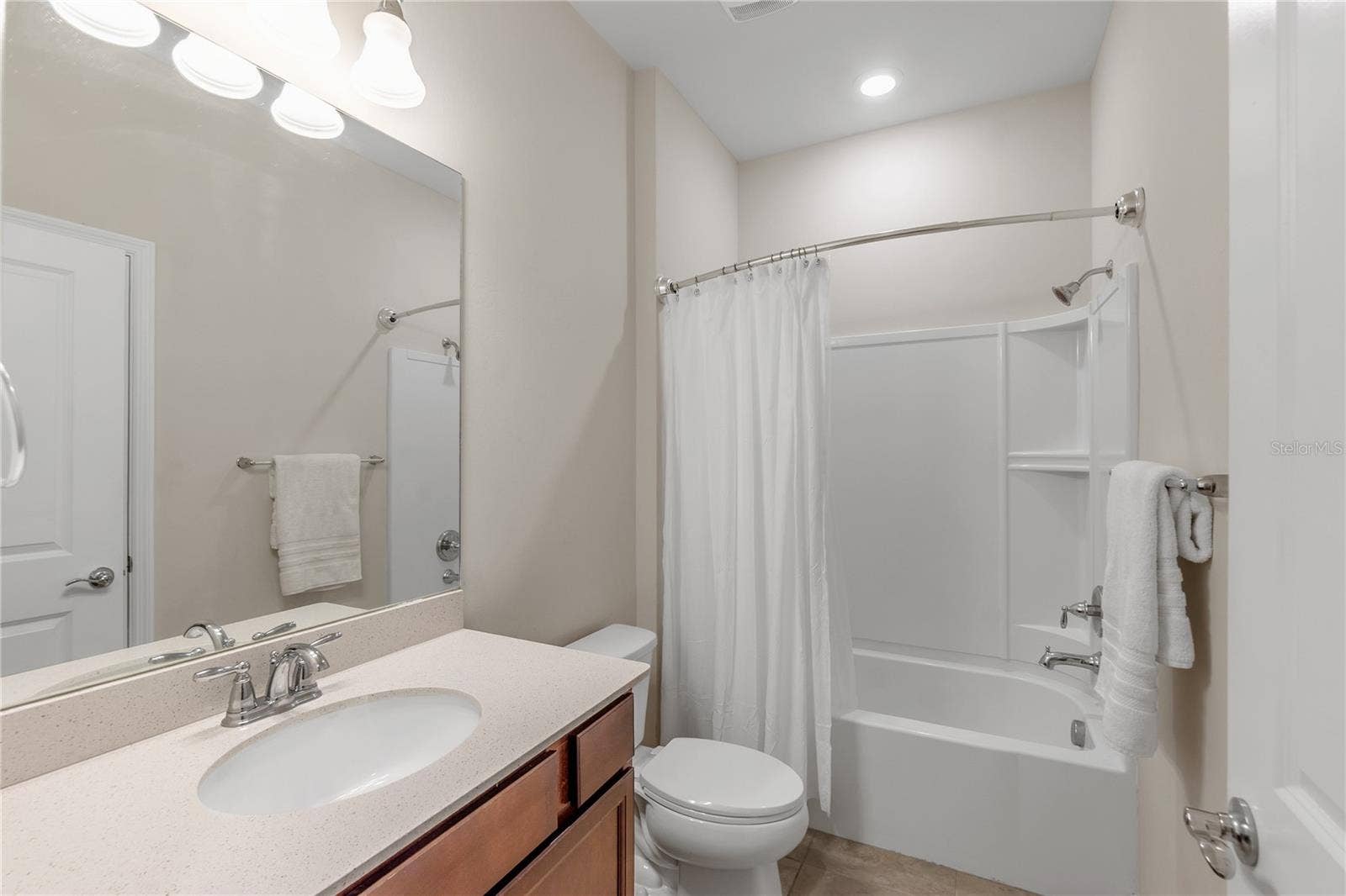 6111 BLUESTAR COURT, Lakewood Ranch, FL 34211