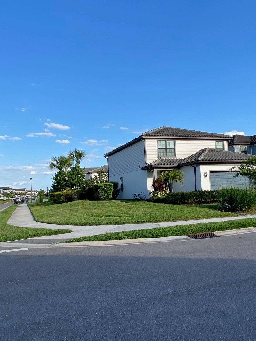 6111 BLUESTAR COURT, Lakewood Ranch, FL 34211