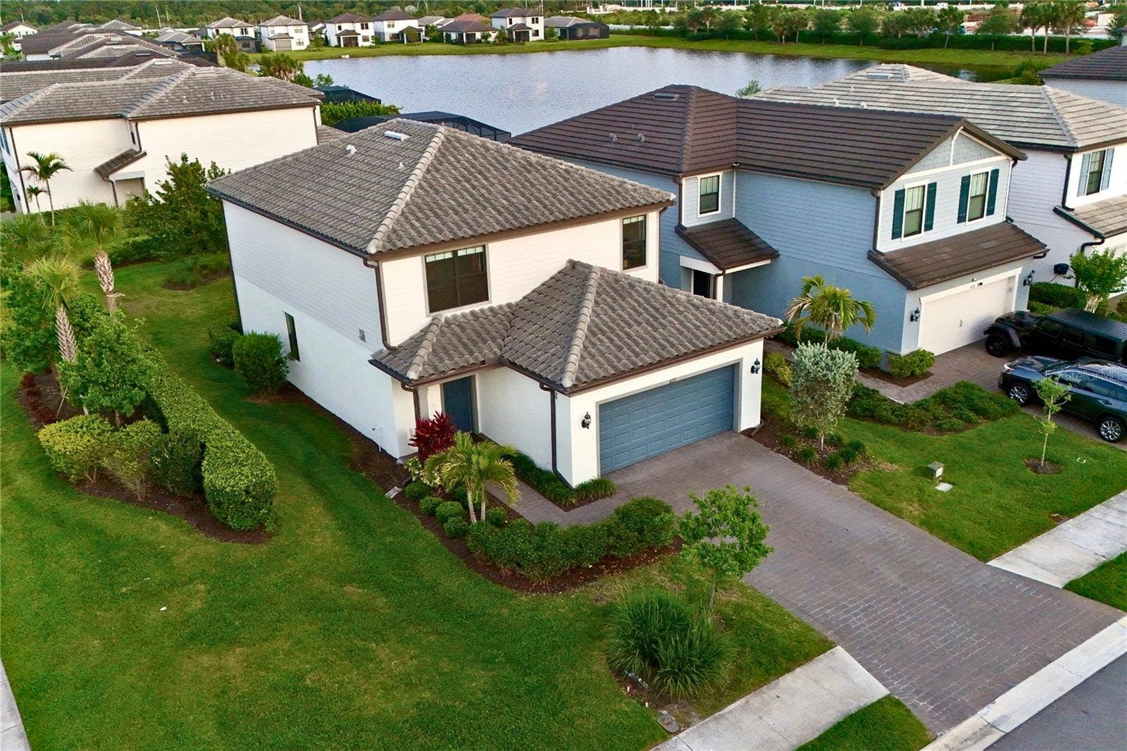 6111 BLUESTAR COURT, Lakewood Ranch, FL 34211
