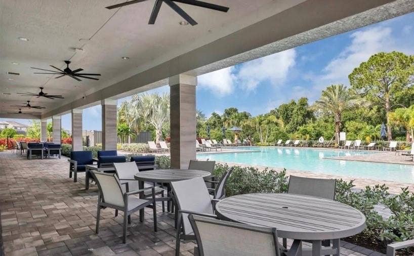 6111 BLUESTAR COURT, Lakewood Ranch, FL 34211