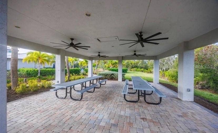 6111 BLUESTAR COURT, Lakewood Ranch, FL 34211