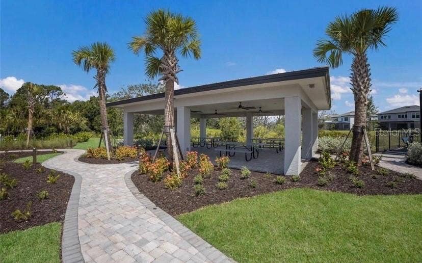 6111 BLUESTAR COURT, Lakewood Ranch, FL 34211