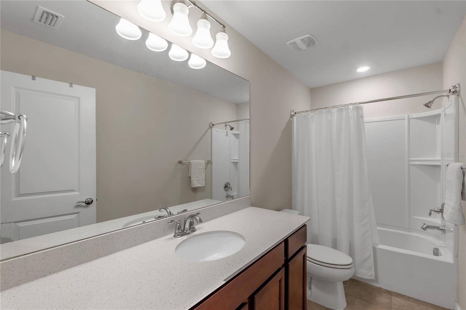 6111 BLUESTAR COURT, Lakewood Ranch, FL 34211