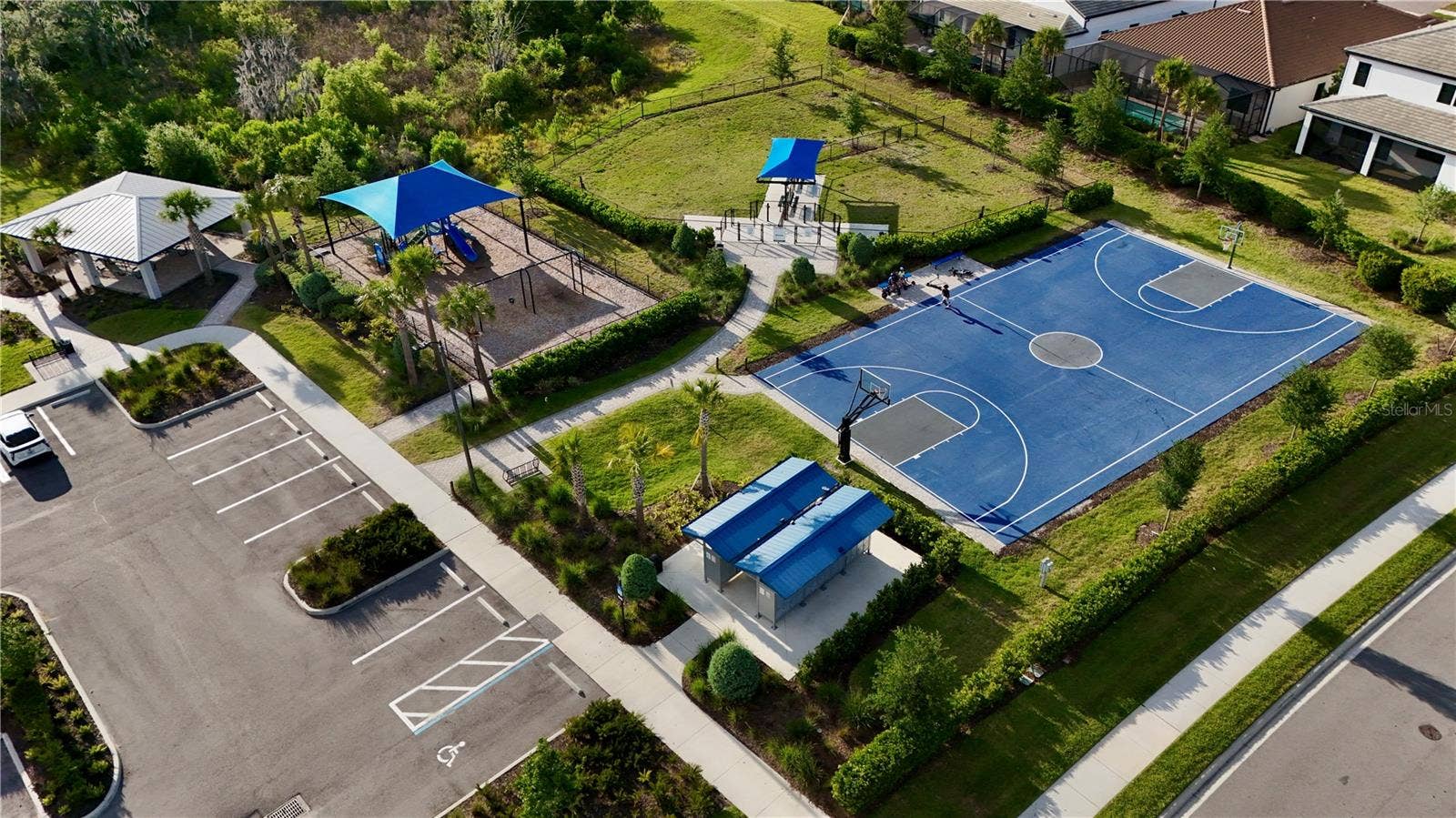 6111 BLUESTAR COURT, Lakewood Ranch, FL 34211