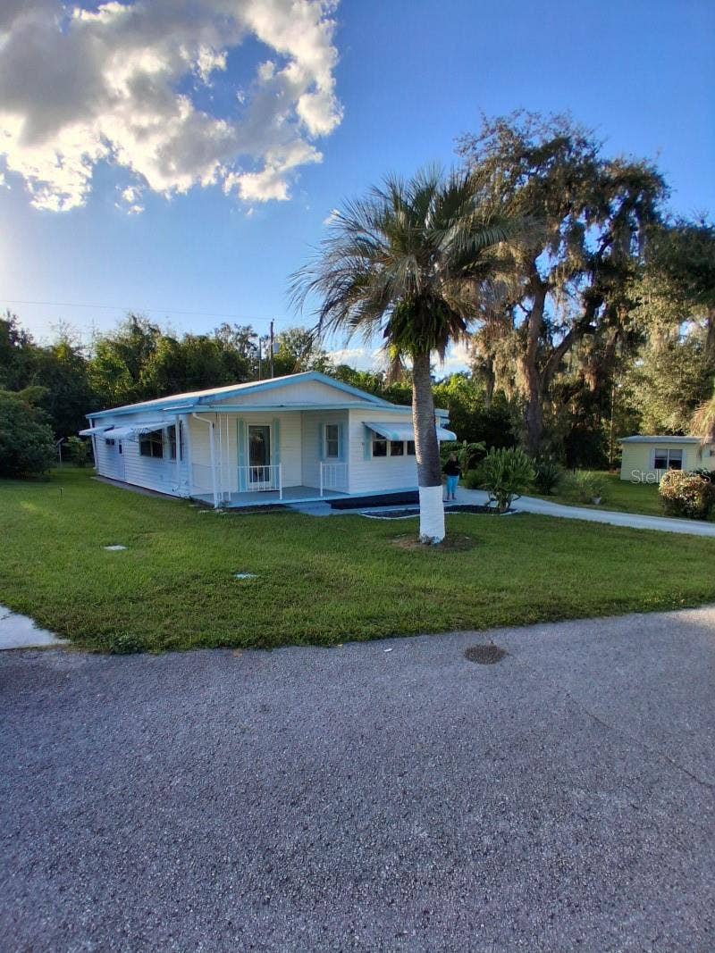 6123 RIDGEWOOD DRIVE, Zephyrhills, FL 33542