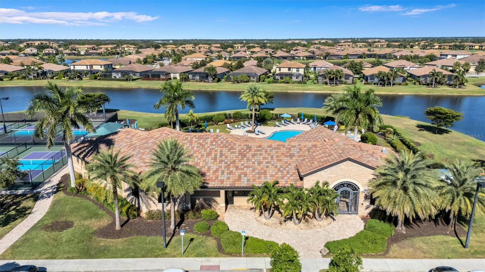 6832 WILD LAKE TERRACE, Bradenton, FL 34212