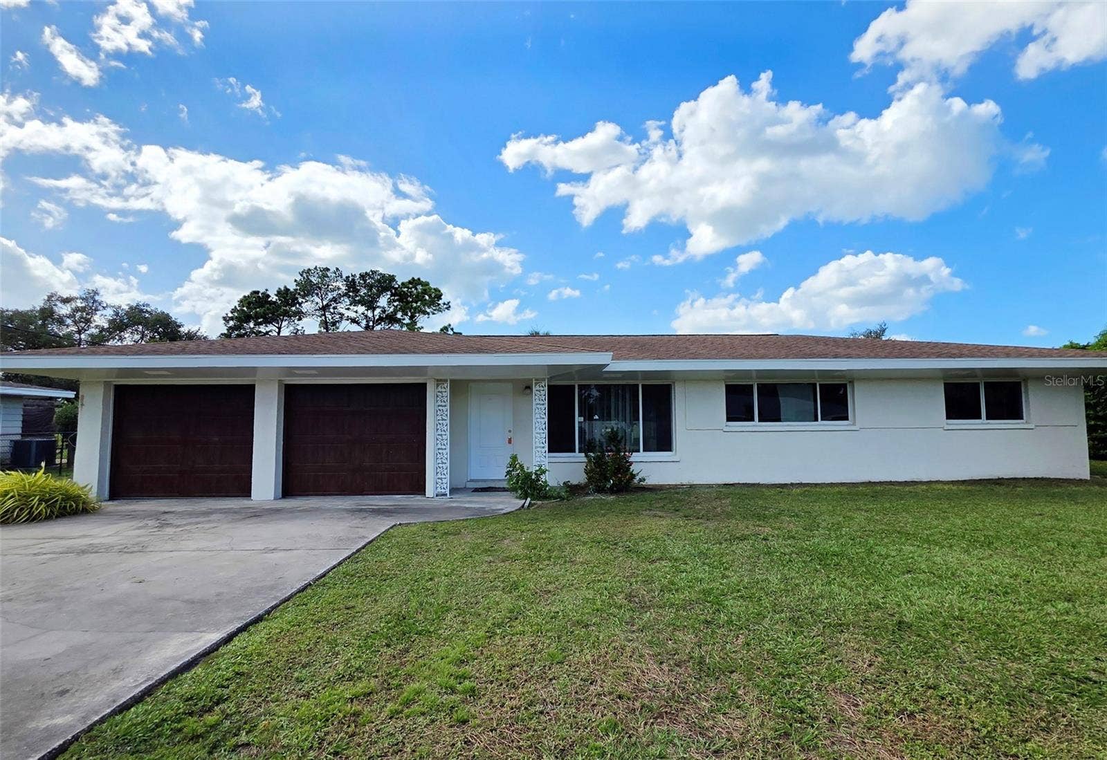 714 MAGELLAN DRIVE, Sarasota, FL 34243 Front of home 2