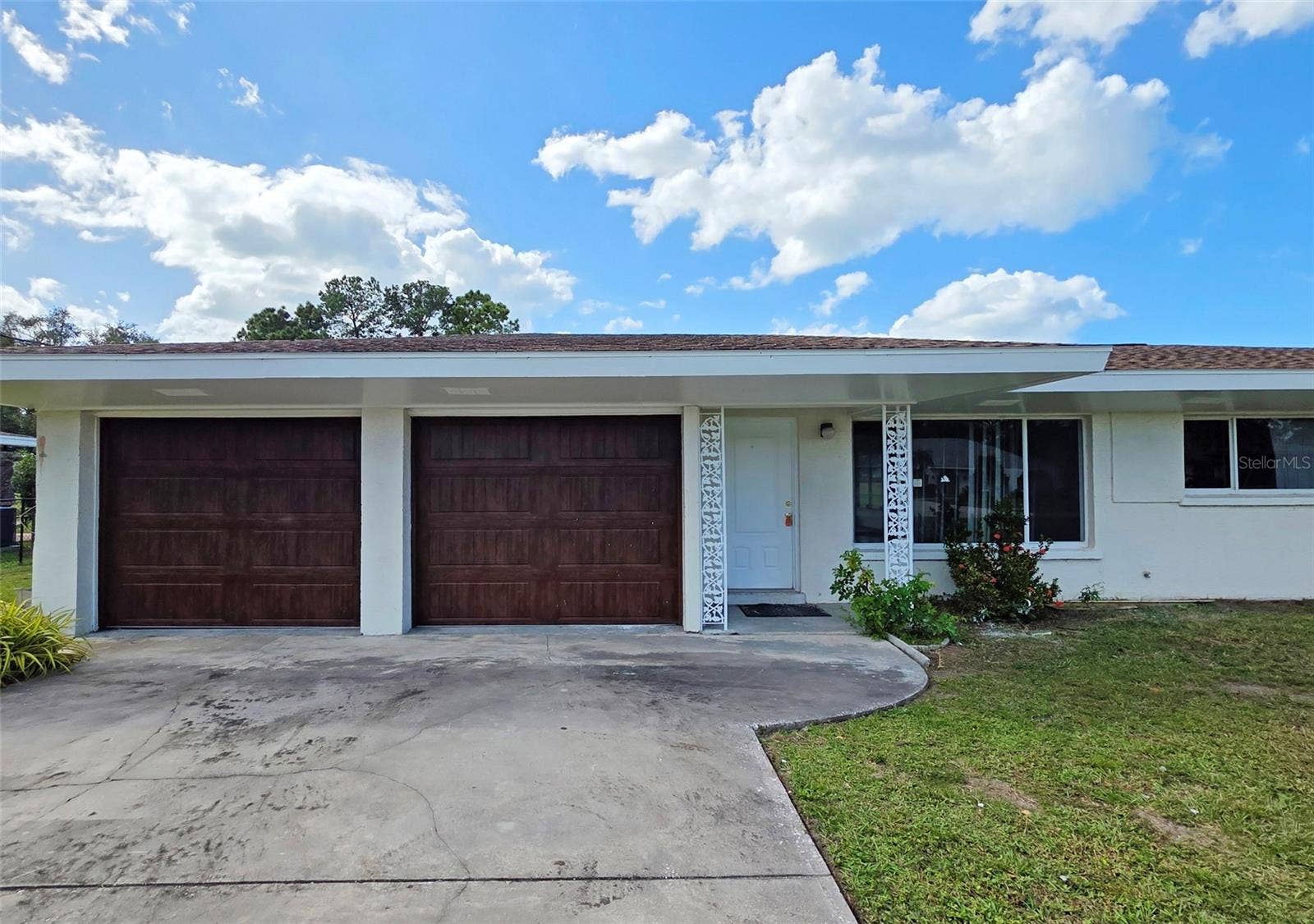 714 MAGELLAN DRIVE, Sarasota, FL 34243 Front of home 3