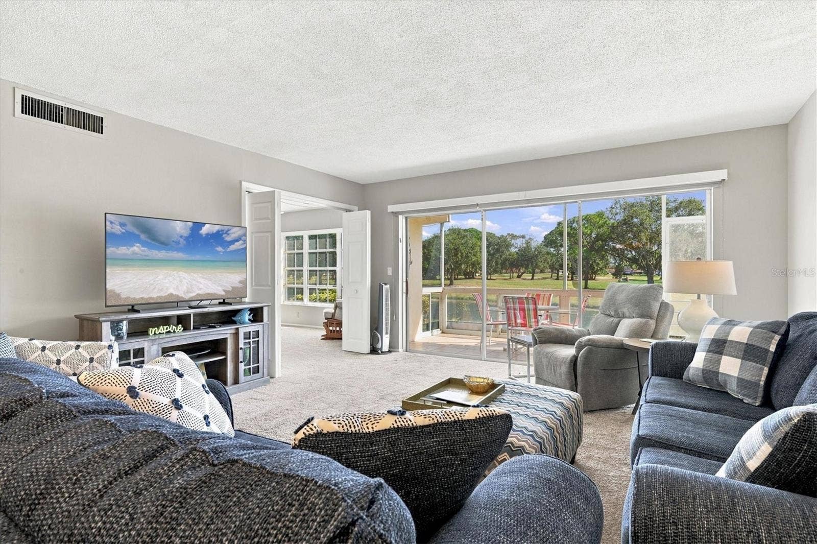 7405 W COUNTRY CLUB DRIVE N, #104, Sarasota, FL 34243