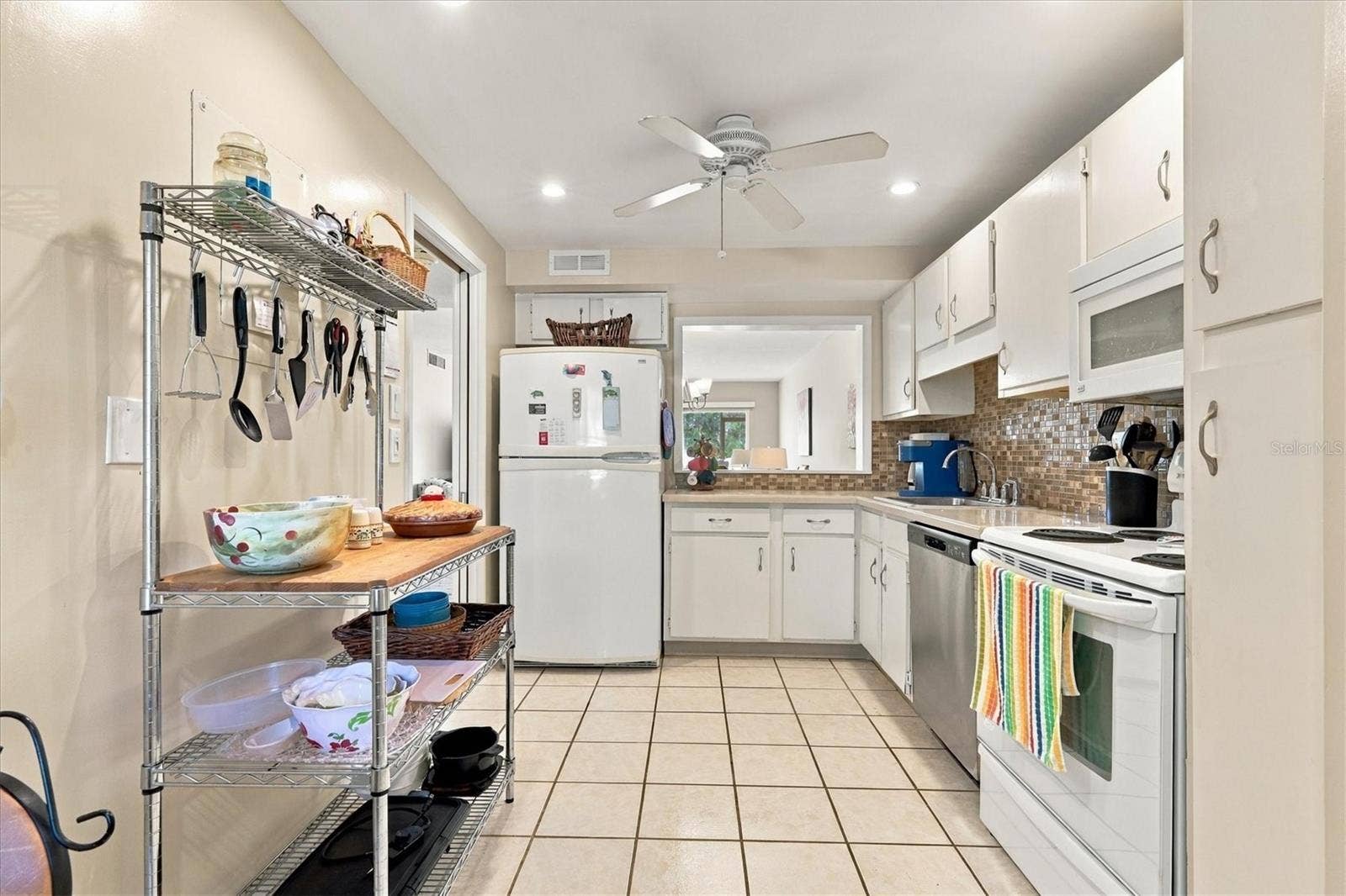 7405 W COUNTRY CLUB DRIVE N, #104, Sarasota, FL 34243