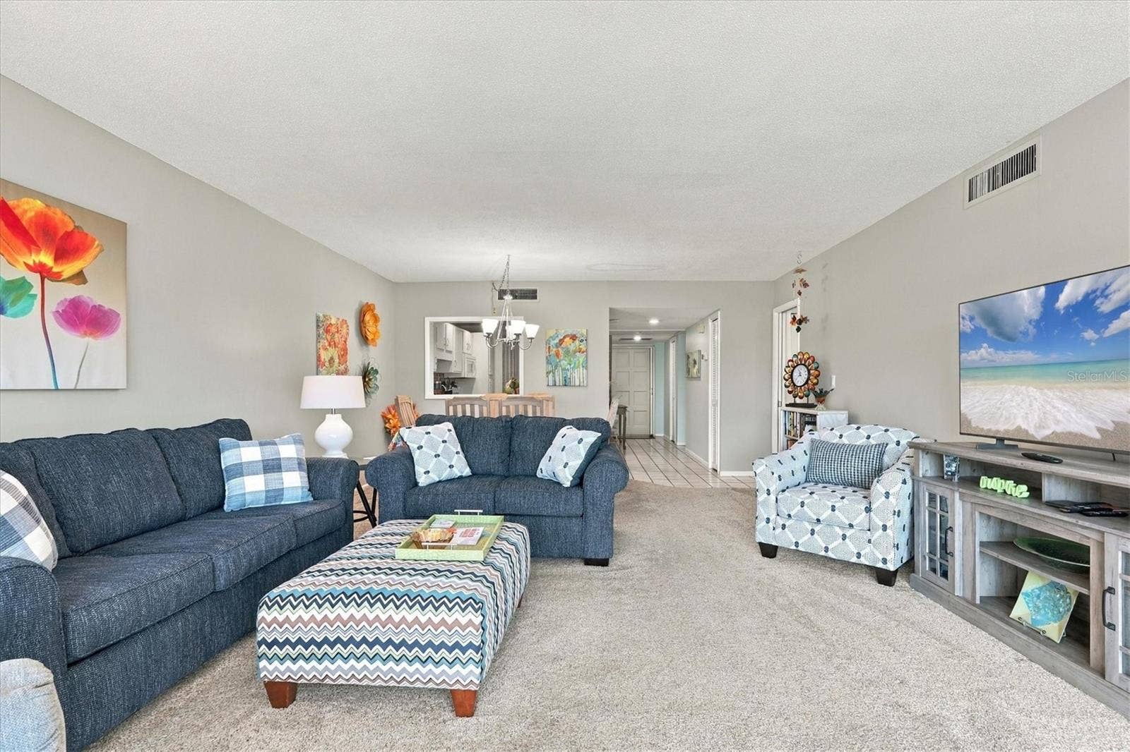 7405 W COUNTRY CLUB DRIVE N, #104, Sarasota, FL 34243