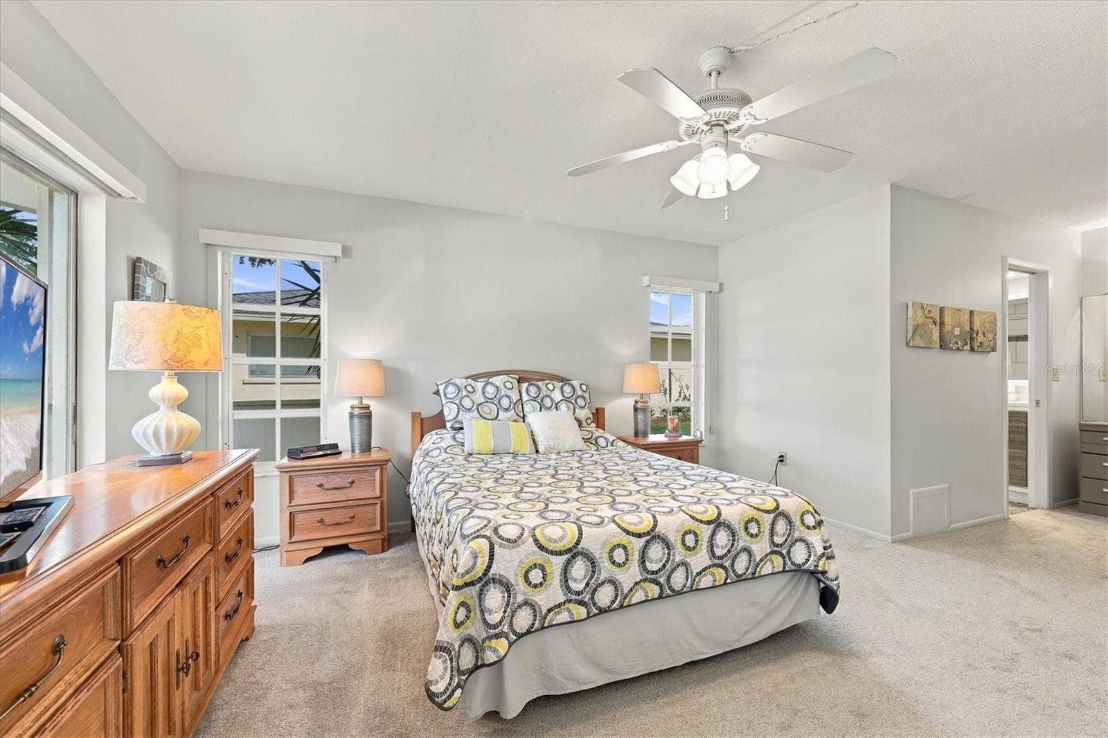 7405 W COUNTRY CLUB DRIVE N, #104, Sarasota, FL 34243