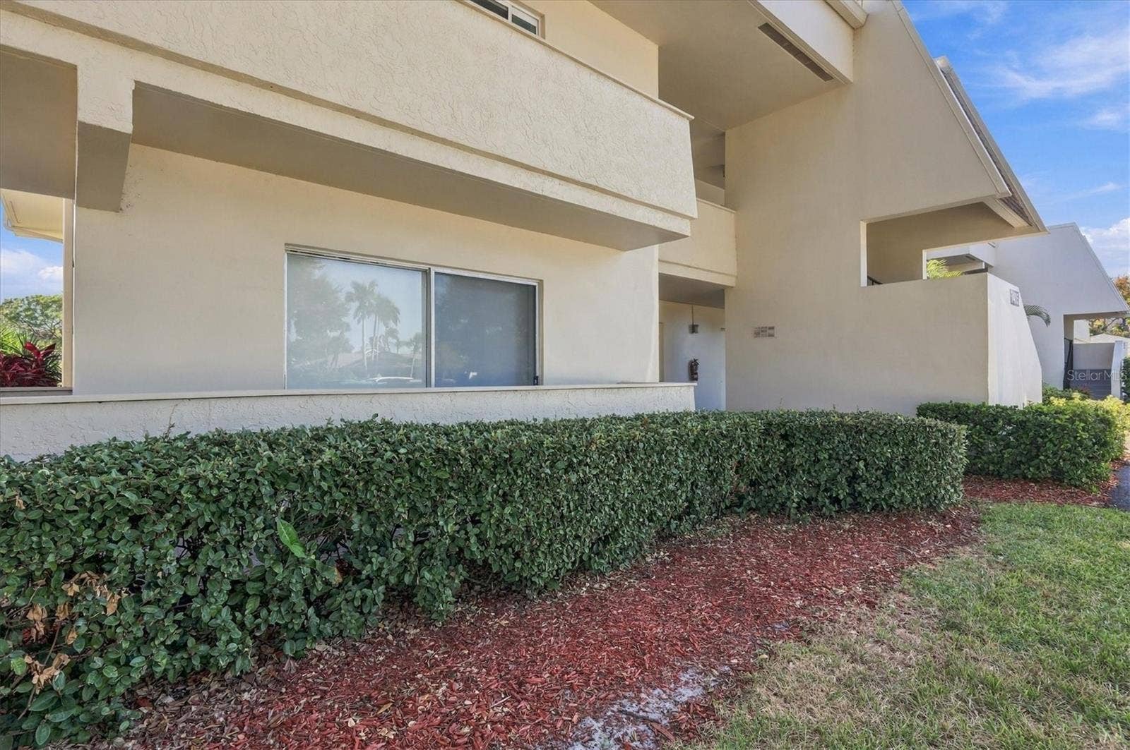 7405 W COUNTRY CLUB DRIVE N, #104, Sarasota, FL 34243