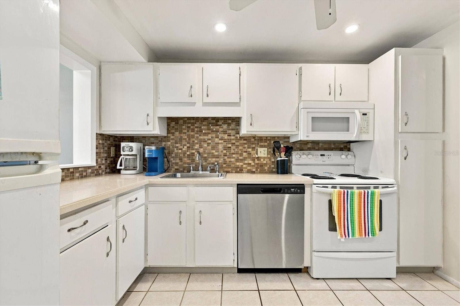 7405 W COUNTRY CLUB DRIVE N, #104, Sarasota, FL 34243