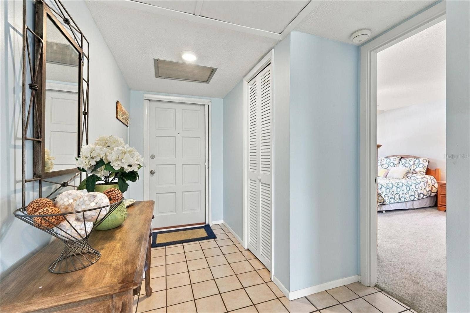 7405 W COUNTRY CLUB DRIVE N, #104, Sarasota, FL 34243