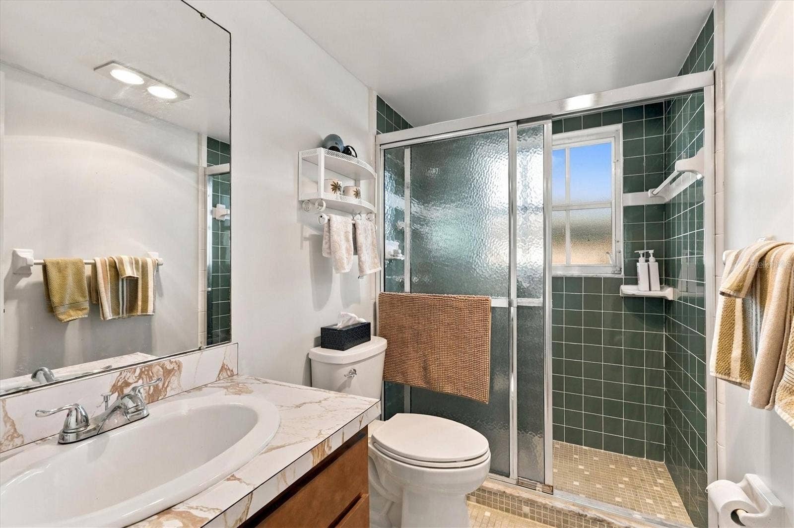 7405 W COUNTRY CLUB DRIVE N, #104, Sarasota, FL 34243