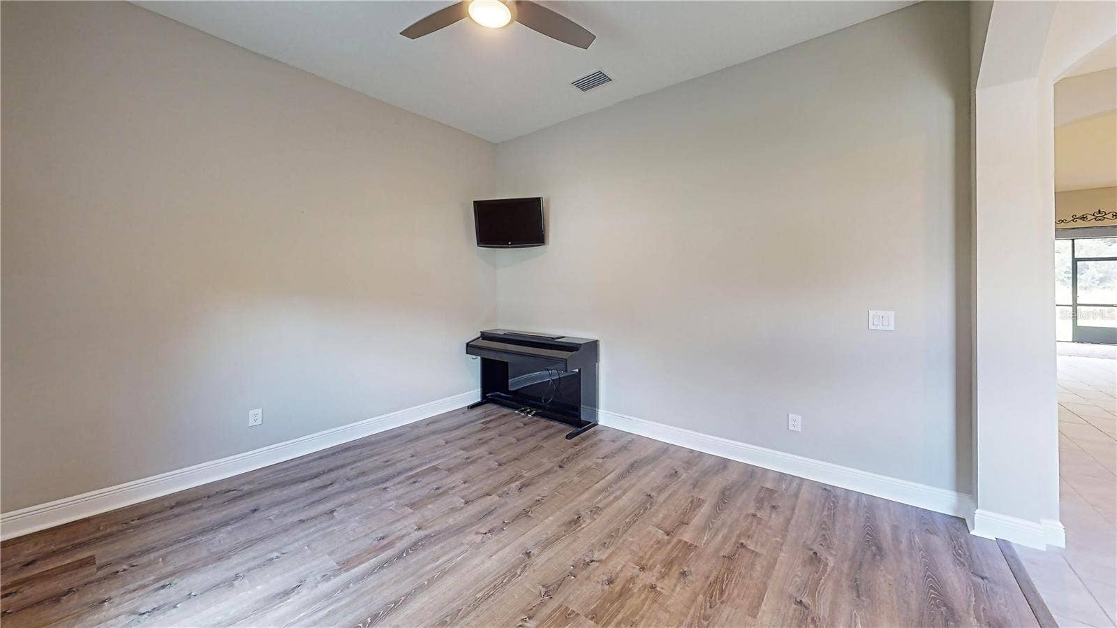 3911 GAVIOTA DRIVE, Ruskin, FL 33573 3911 GAVIOTA DRIVE, Ruskin, FL 33573