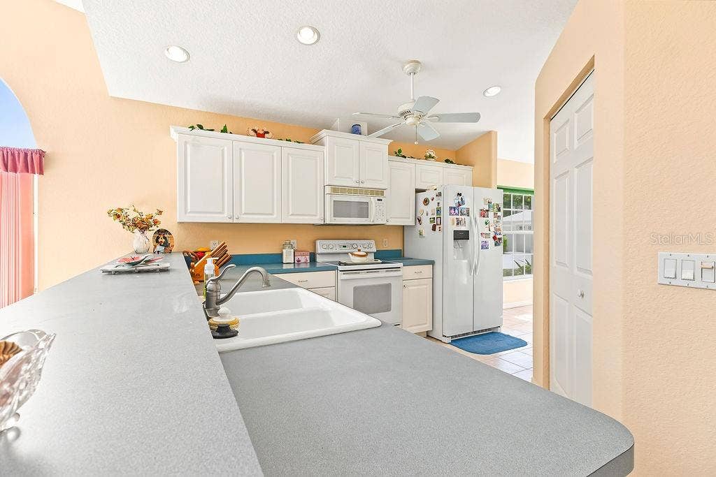 7321 ELEANOR CIRCLE, Sarasota, FL 34243 7321 ELEANOR CIRCLE, Sarasota, FL 34243