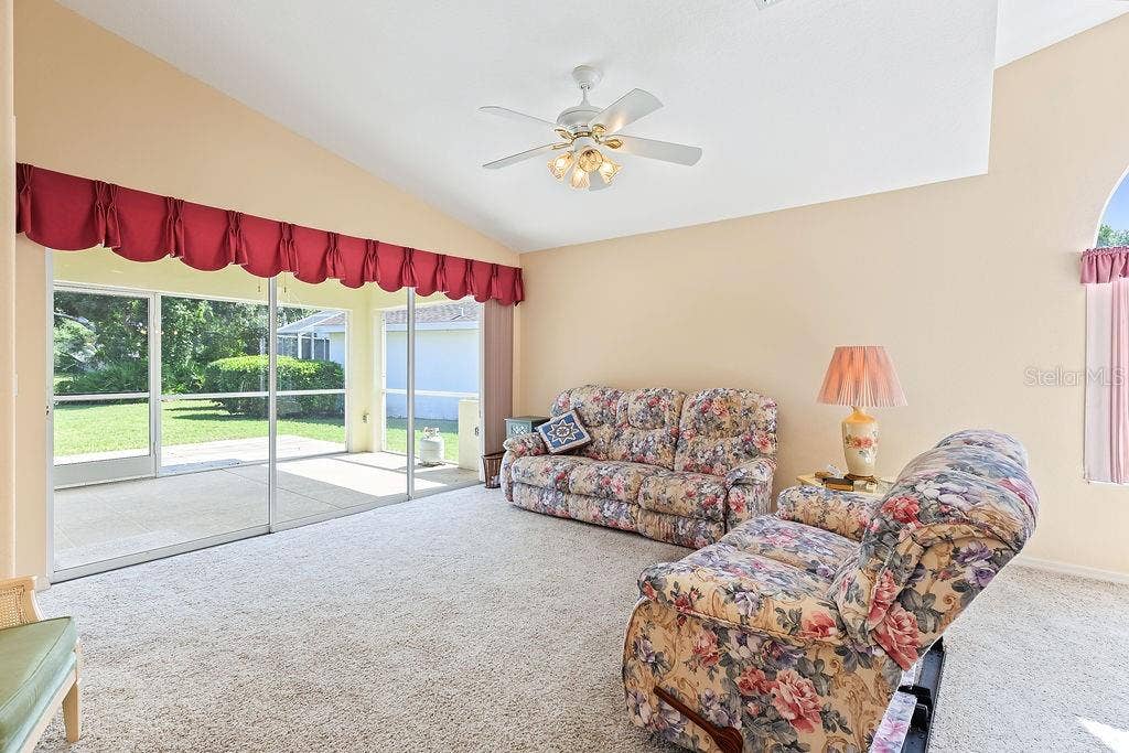 7321 ELEANOR CIRCLE, Sarasota, FL 34243 Living Room