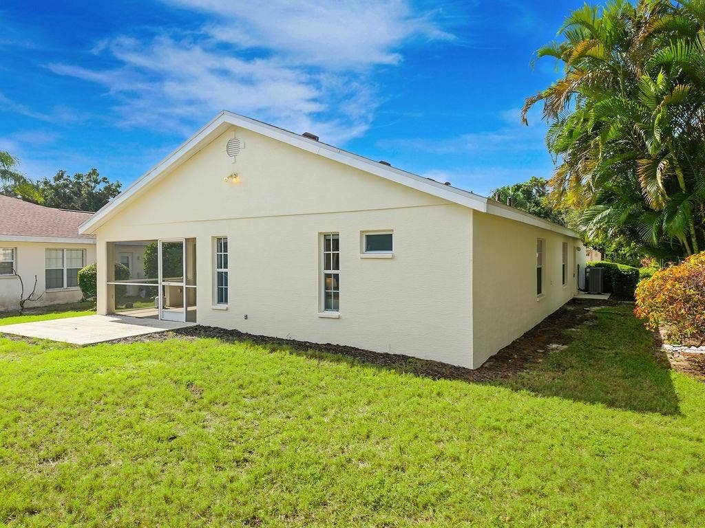 7321 ELEANOR CIRCLE, Sarasota, FL 34243 7321 ELEANOR CIRCLE, Sarasota, FL 34243