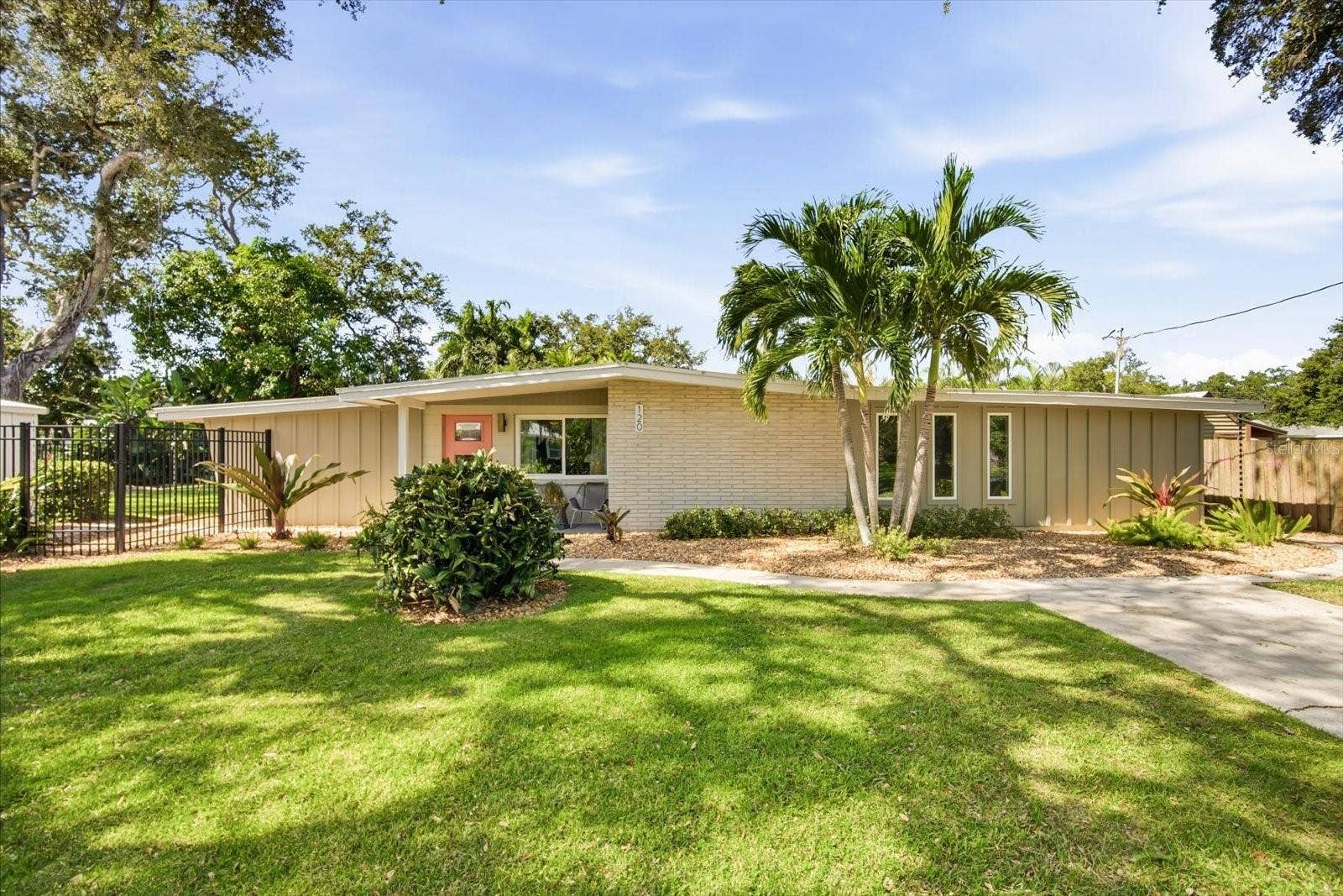 120 29TH STREET W, Bradenton, FL 34205 120 29TH STREET W, Bradenton, FL 34205