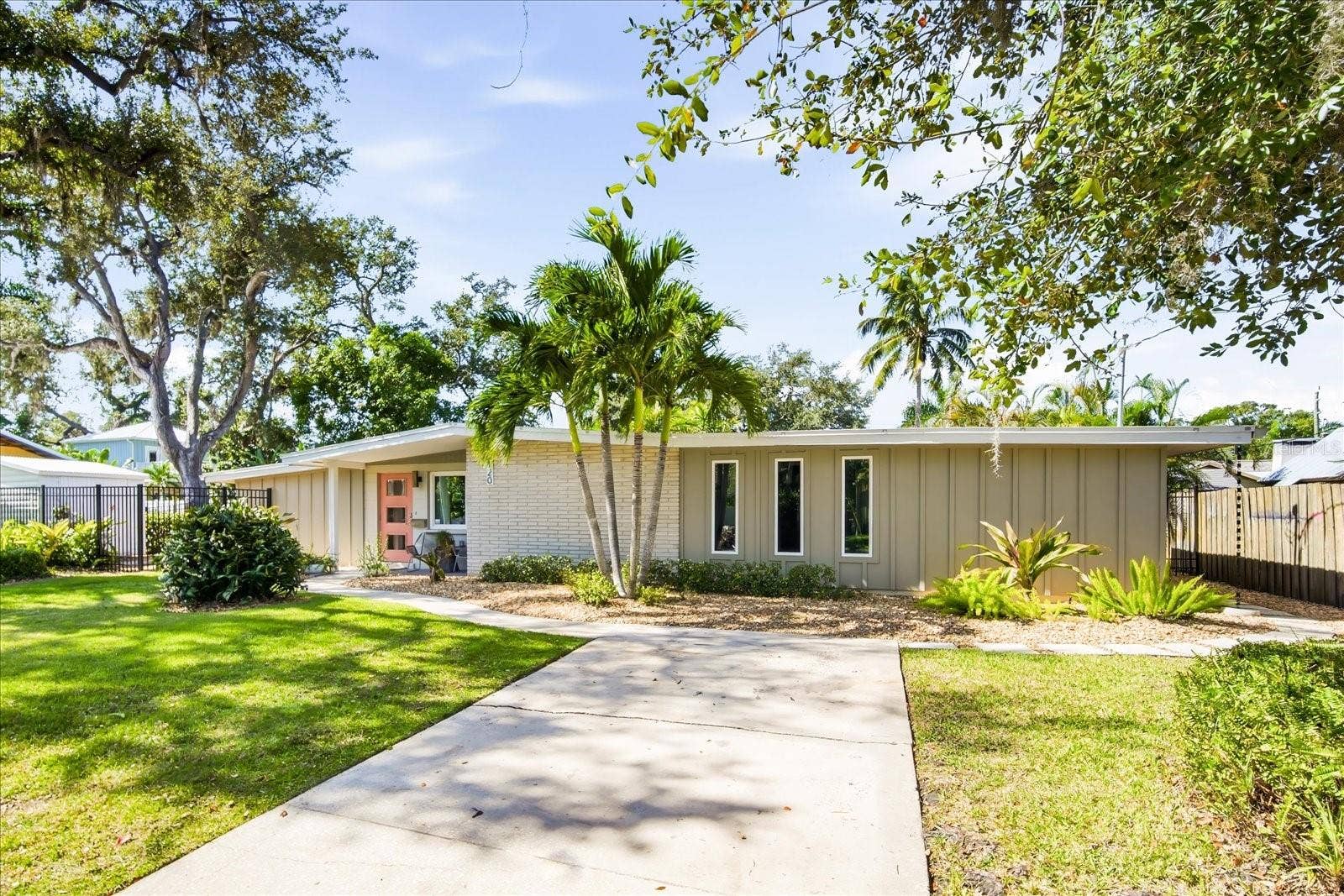 120 29TH STREET W, Bradenton, FL 34205 120 29TH STREET W, Bradenton, FL 34205